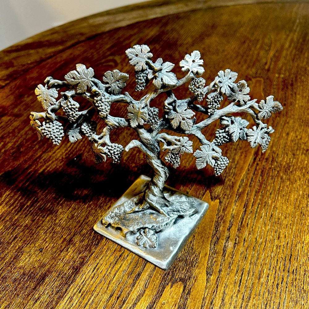 Beautiful metal tree for earrings